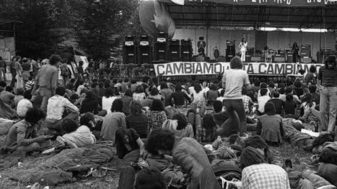 Alcune immagini d’epoca del festival organizzato a Milano  tra il 1974 e il 1976 a Parco Lambro  