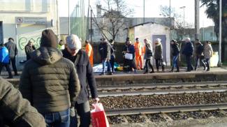 Canegrate, tragedia sui binari: uomo muore investito dal treno - Il Giorno