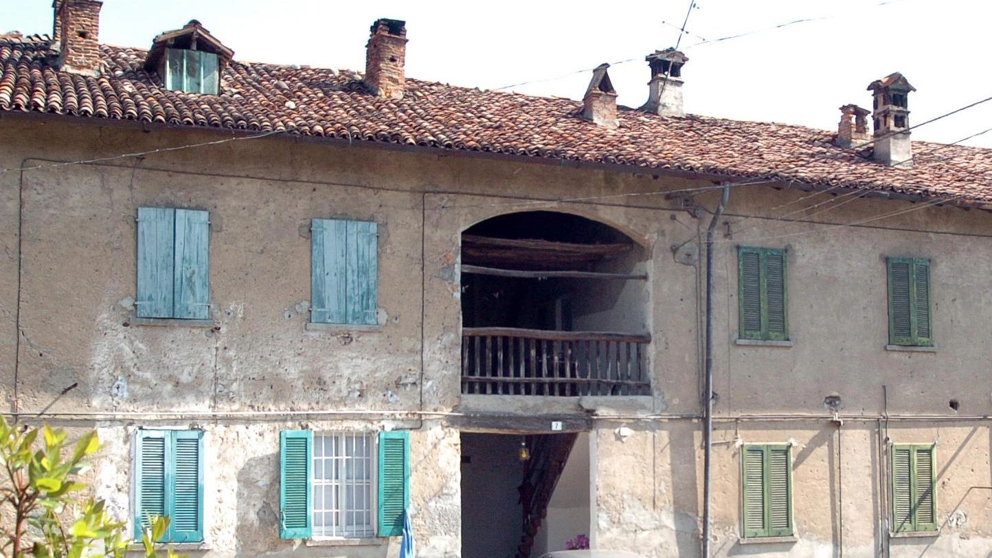 "Alzate Brianza: le vecchie case coloniche diventano rifugio per gli spacciatori"
"Alzate Brianza: le vecchie case coloniche diventano rifugio per gli spacciatori"