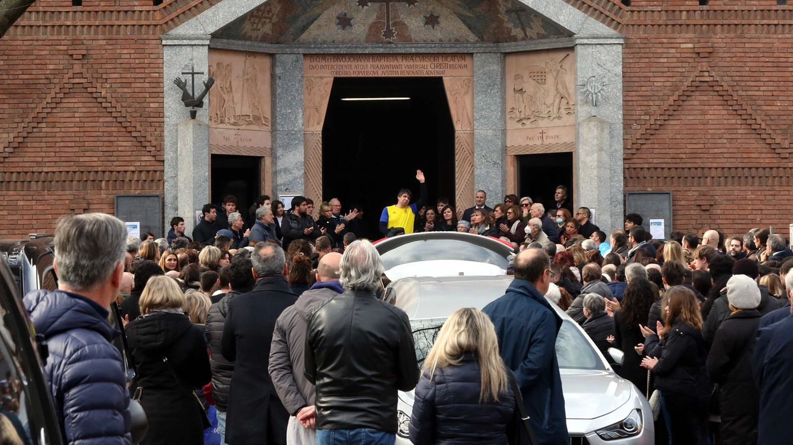 I funerali di Davide Rosticci nella chiesa di San Giovanni Battista alla Creta