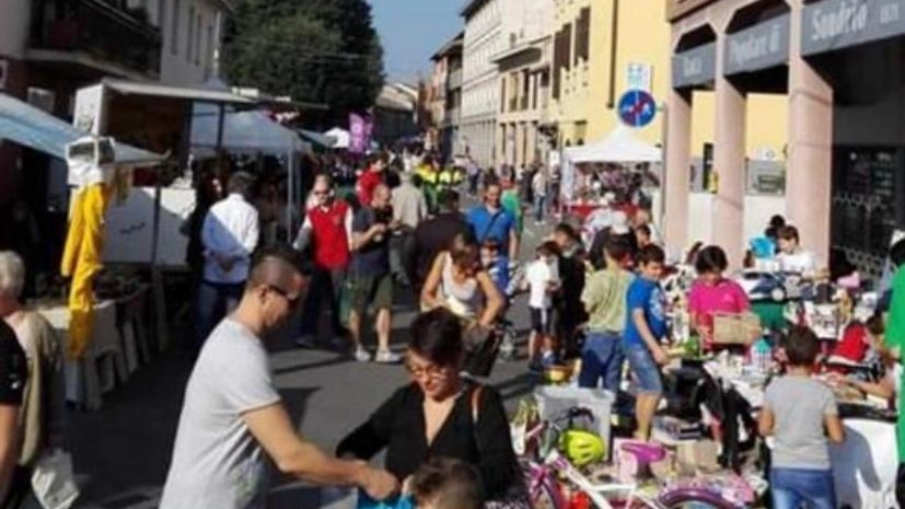 Festa patronale del Crocifisso con le bancarelle