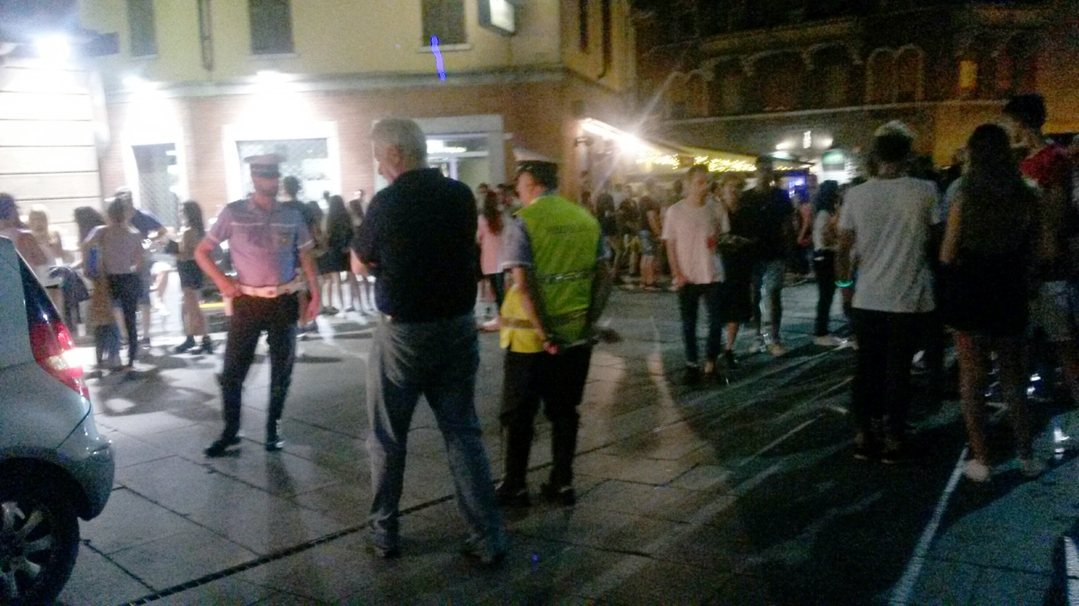 Una delle serate violente in piazza Garibaldi