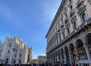All’asta il palazzo di piazza Duomo. Sarà trasformato in hotel di lusso. Affitto da 4 milioni di euro all’anno