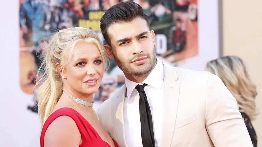 Britney Spears, l'ex marito fa irruzione al suo matrimonio: folle diretta Instagram