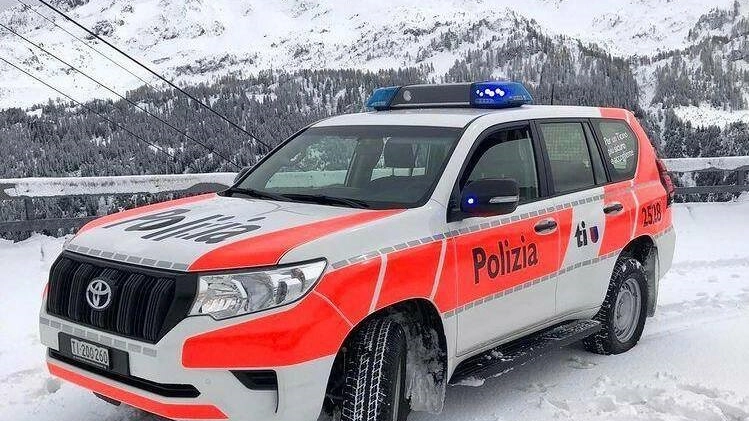 Il camionista comasco ha distrutto un'auto della polizia cantonale