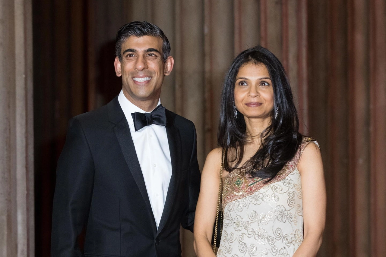 Rishi Sunak con la moglie Akshata Murthy