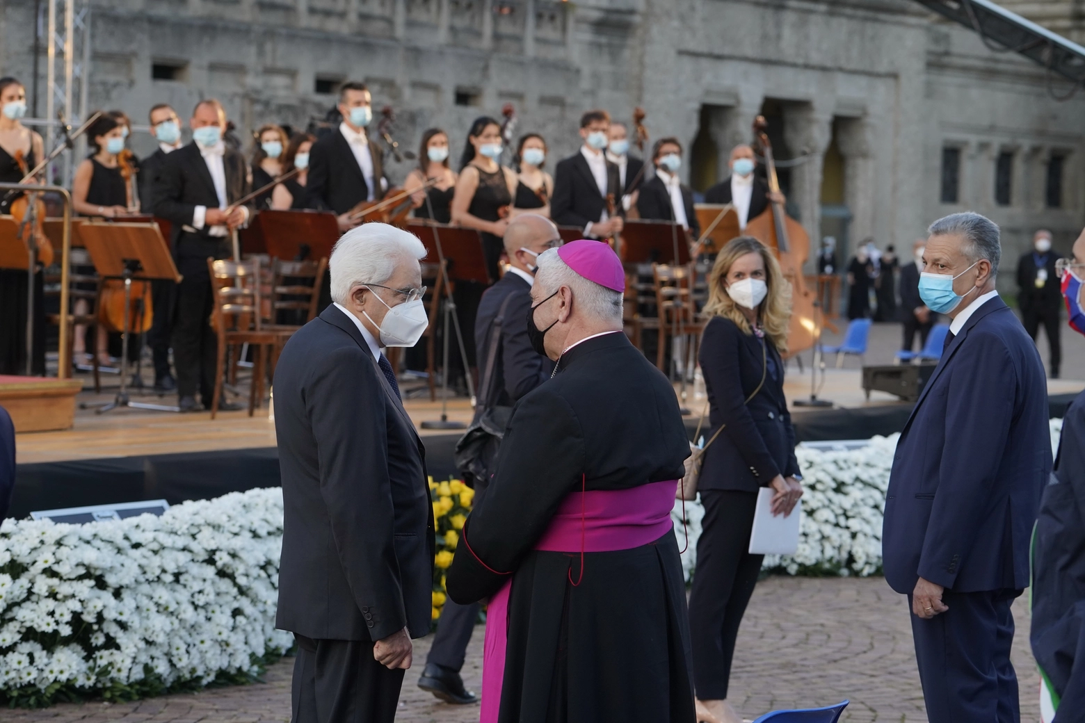 Sergio Mattarella accolto dal vescovo Beschi (credits Gianfranco Rota/Comune di Bergamo)