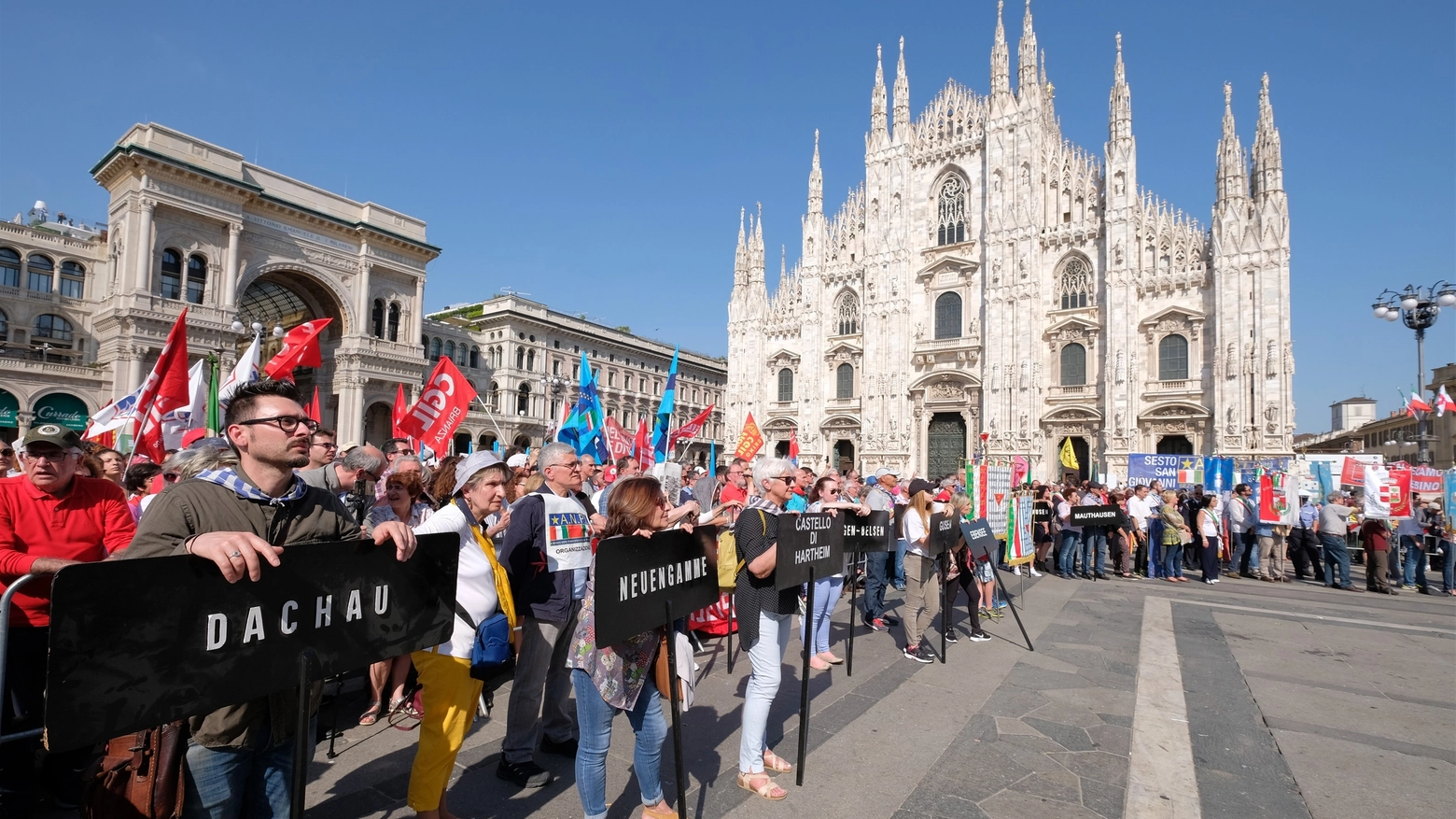 25 aprile, corteo in piazza Duomo