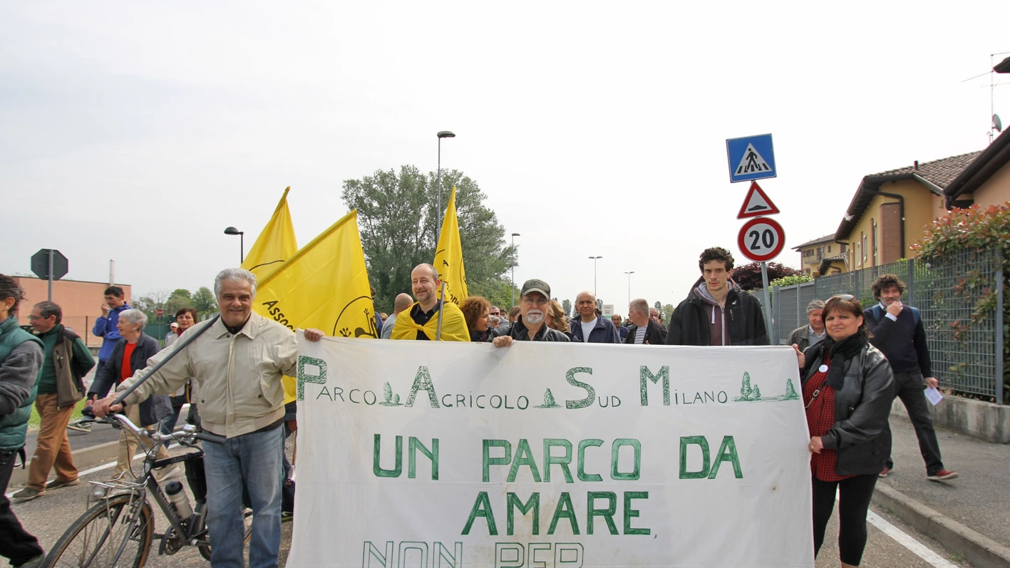 Manifestazione contro l'insediamento di un polo logistico