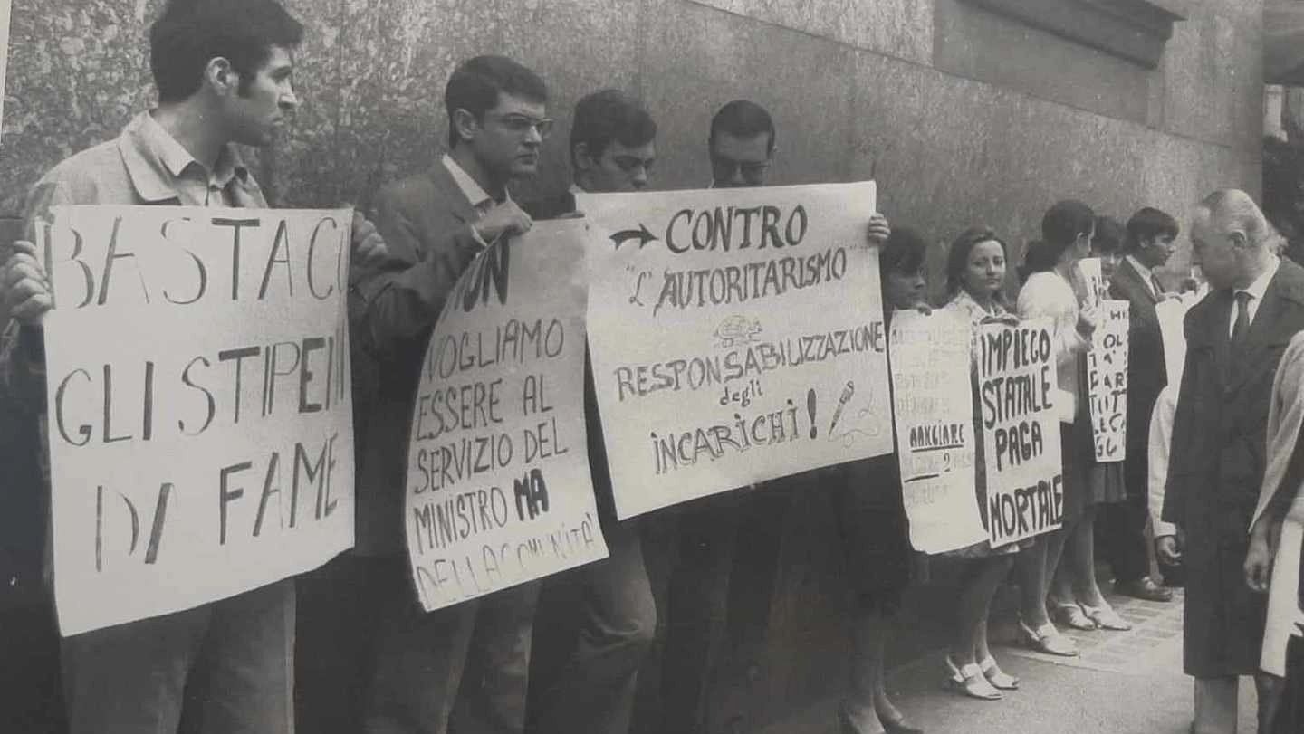 Sciopero degli statali per l’aumento salariale nel 1968 a Milano Sciopero degli statali per l’aumento salariale nel 1968 a Milano