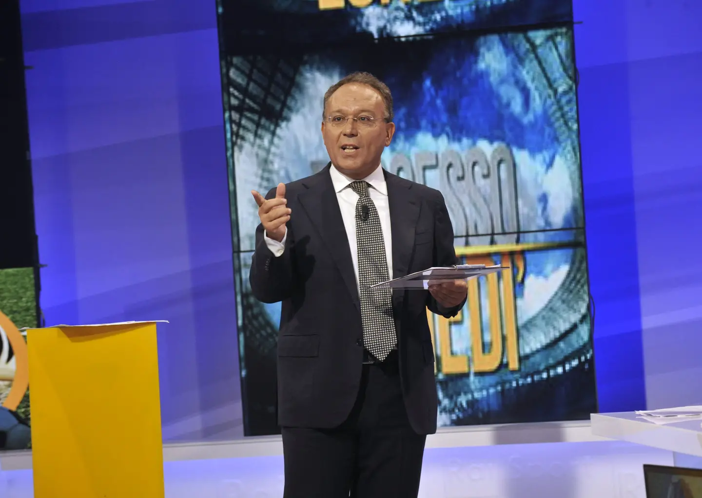 Il giornalista Enrico Varriale indagato per stalking: non sarà in tv per Italia-Spagna