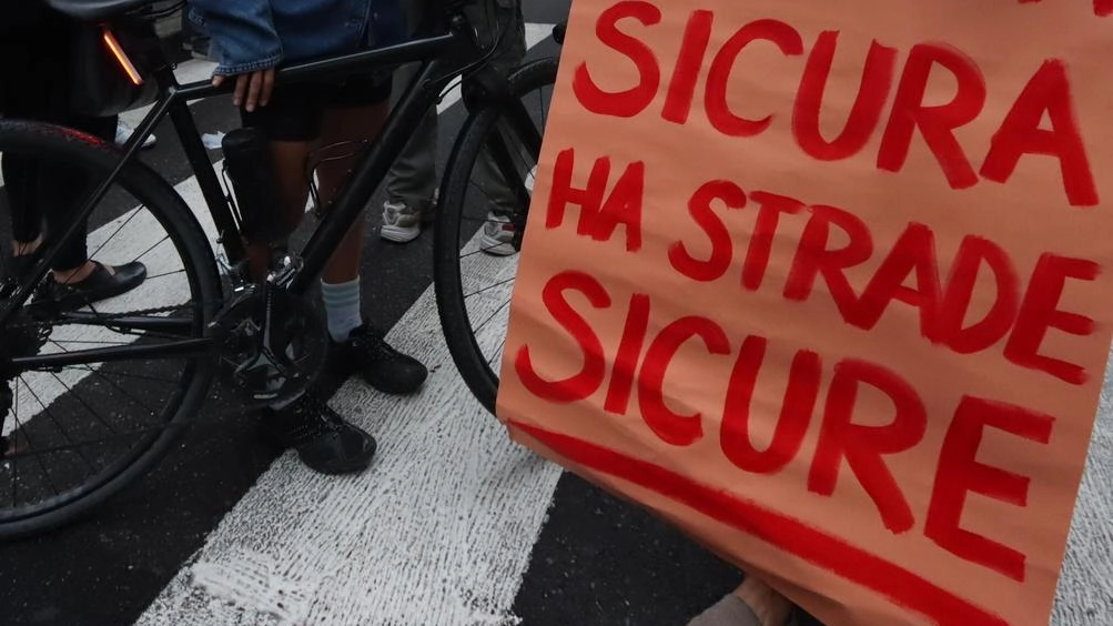 Protesta dopo gli incidenti mortali. In 1.300 in presidio: ora rallentiamo Protesta dopo gli incidenti mortali. In 1.300 in presidio: ora rallentiamo