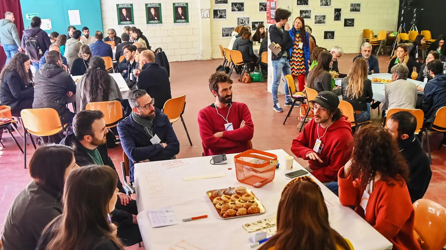 Le associazioni giovanili "Dateci fiducia" Le associazioni giovanili "Dateci fiducia"