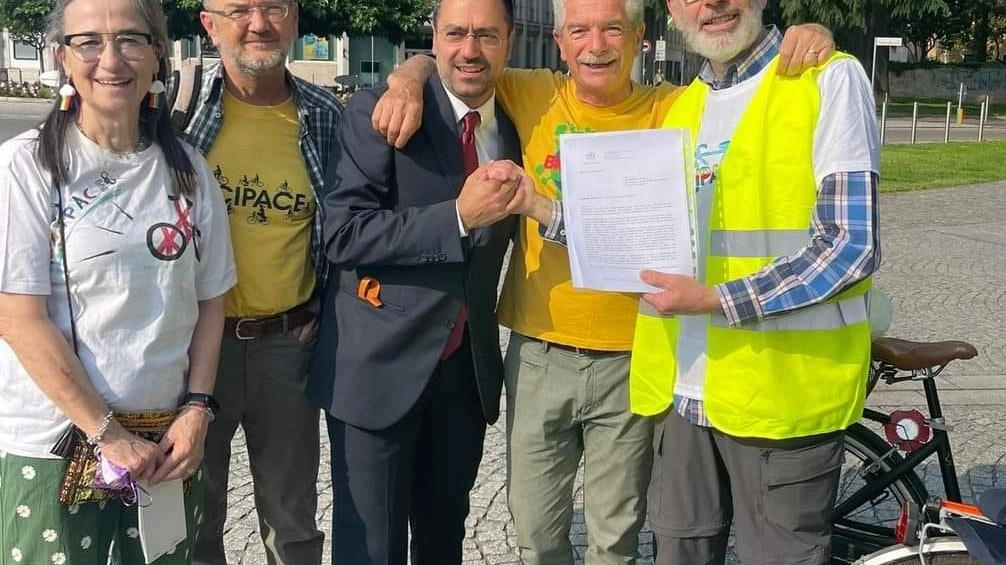 Hanno spedito 44 lettere Due le risposte Hanno spedito 44 lettere Due le risposte