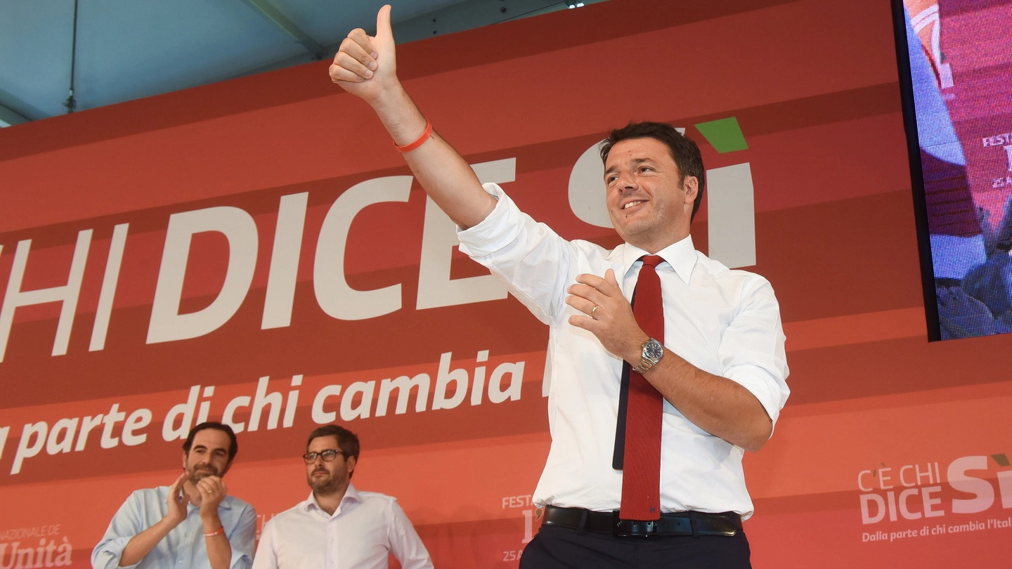 Matteo Renzi sul palco della Festa dell'Unità a Milano