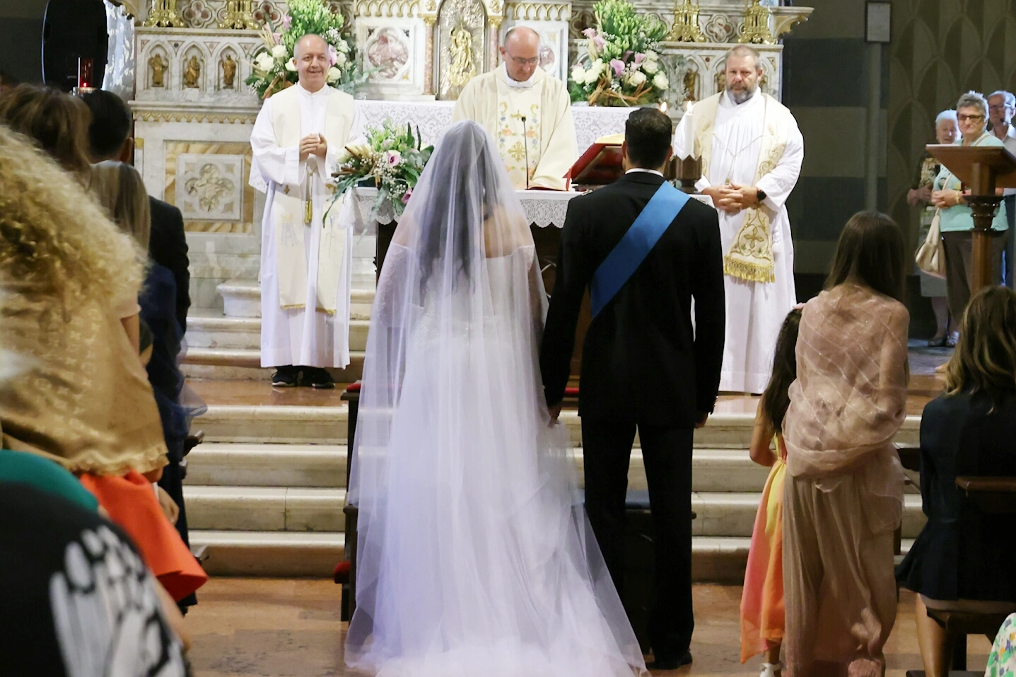 Luisa Corna e Stefano Giovino all'altare