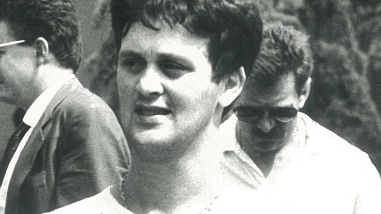  Guido Viscardi dopo il rinvenimento dei familiari uccisi nell'agosto 1990