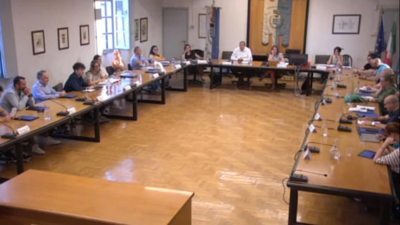 “Brutti, neri e bassi”, gaffe in Consiglio comunale: a Corbetta bufera sul capogruppo Pd Antonio Cipriano