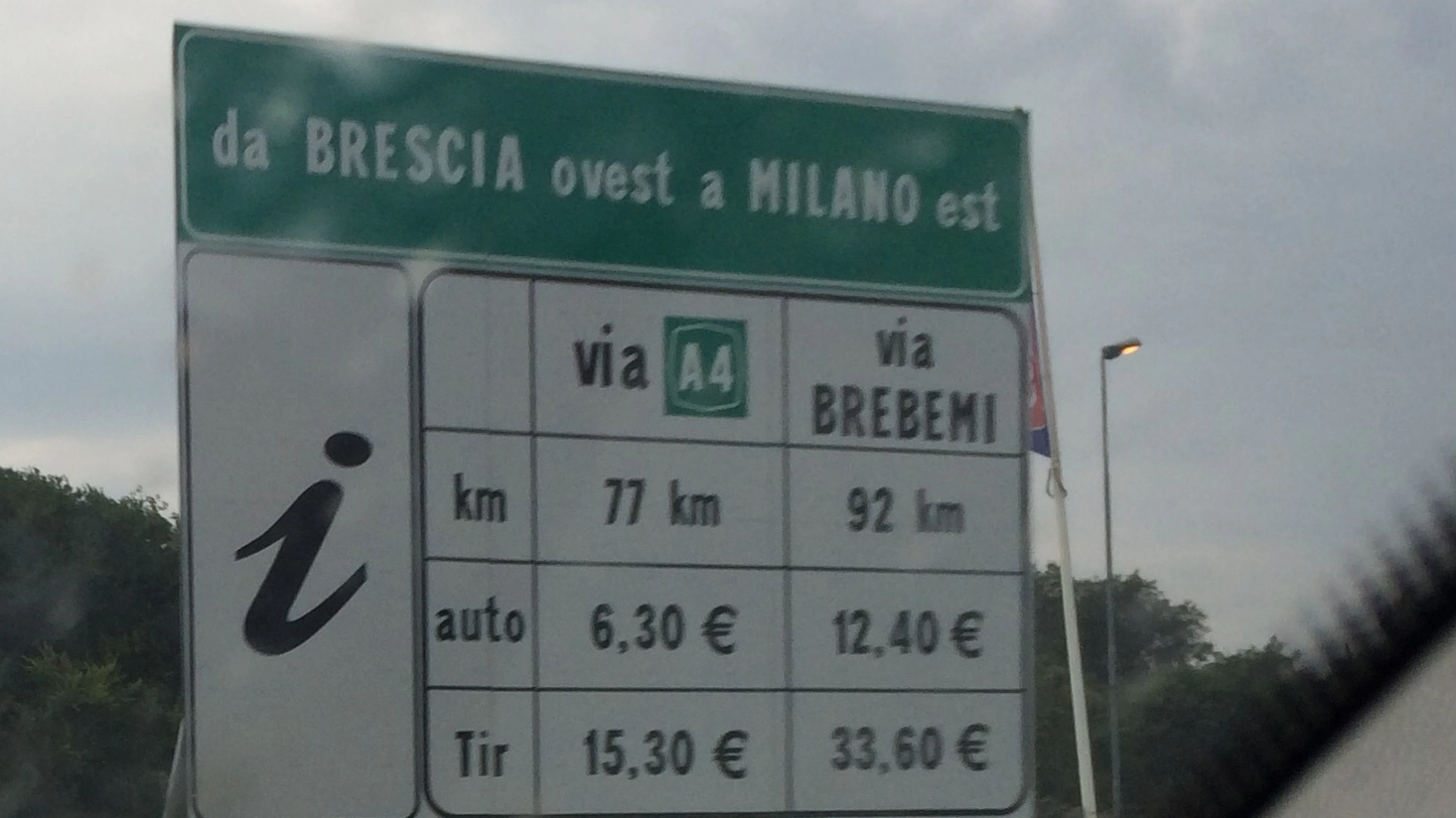 Il cartello comparativo A4-Brebemi rimosso da Autostrade per l'Italia