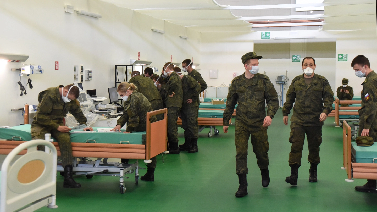 Medici russi all'ospedale da campo di Bergamo