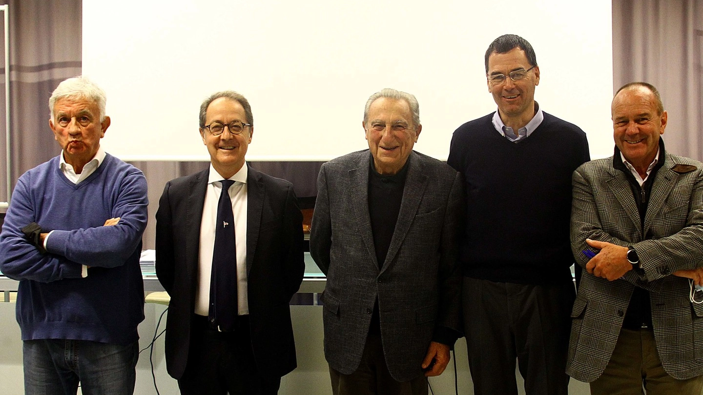In un incontro pubblico a Sondrio con il mondo dell’economia il professor Vitale e il commercialista Zane spiegano il progetto