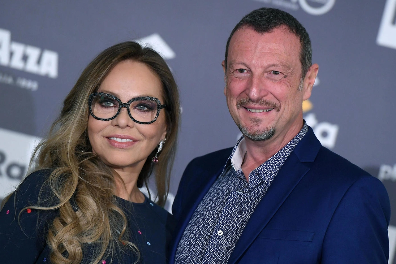 Ornella Muti e Amadeus presentano la prima serata del Festival di Sanremo