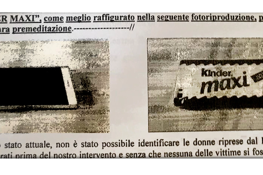 Il telefonino «mascherato» da confezione di Kinder