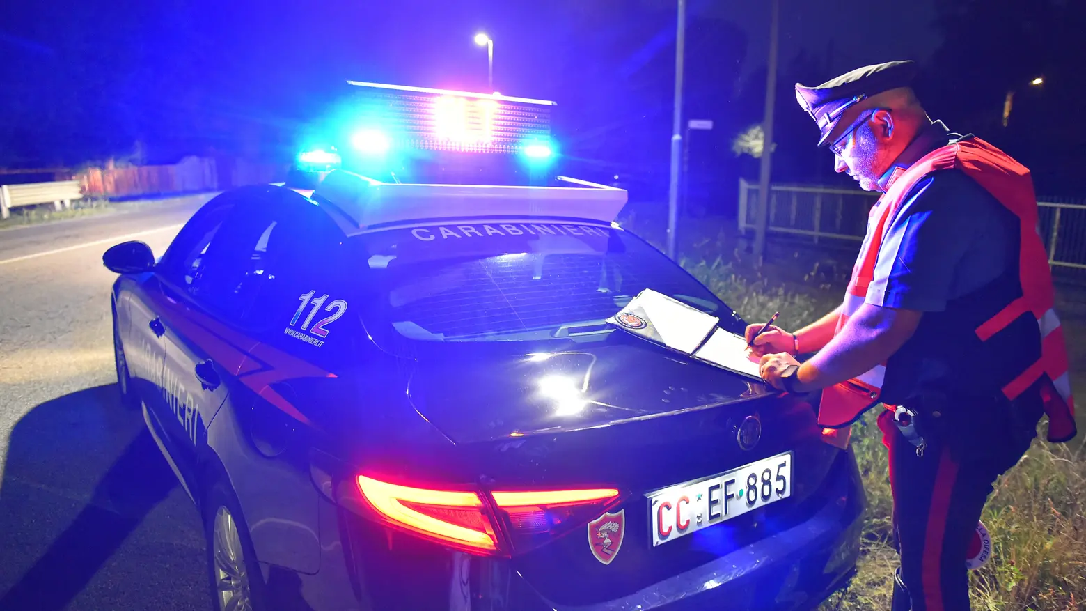 Dairago, la sparatoria è avvenuta in piena notte: indagano i carabinieri Dairago, la sparatoria è avvenuta in piena notte: indagano i carabinieri