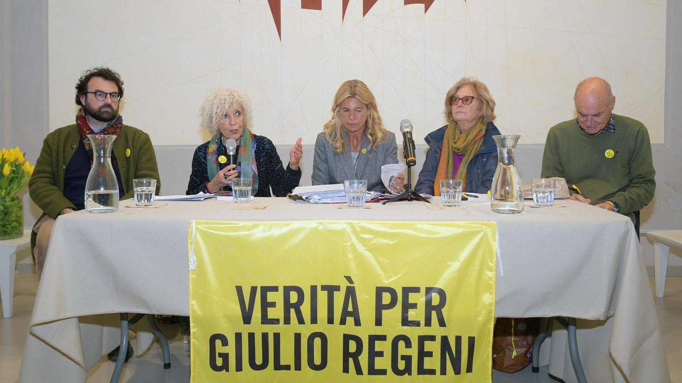 Panchina gialla per Giulio. Rapito e ucciso in Egitto. Il suo ricordo negli Horti Panchina gialla per Giulio. Rapito e ucciso in Egitto. Il suo ricordo negli Horti