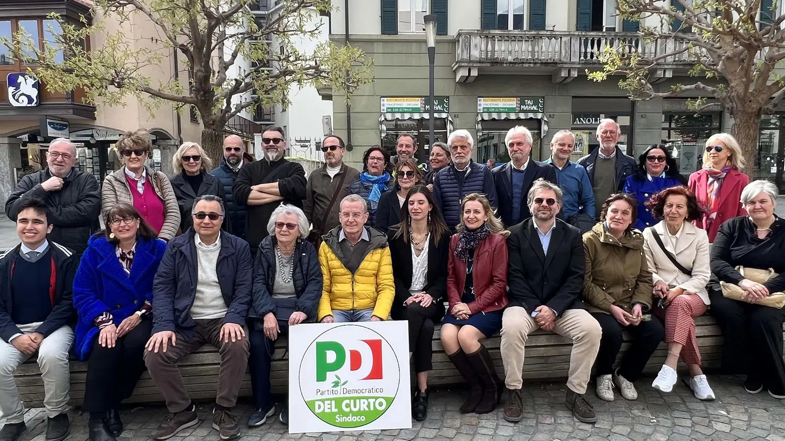 "Perché votare Del Curto? Bella persona che si spende per gli altri" "Perché votare Del Curto? Bella persona che si spende per gli altri"