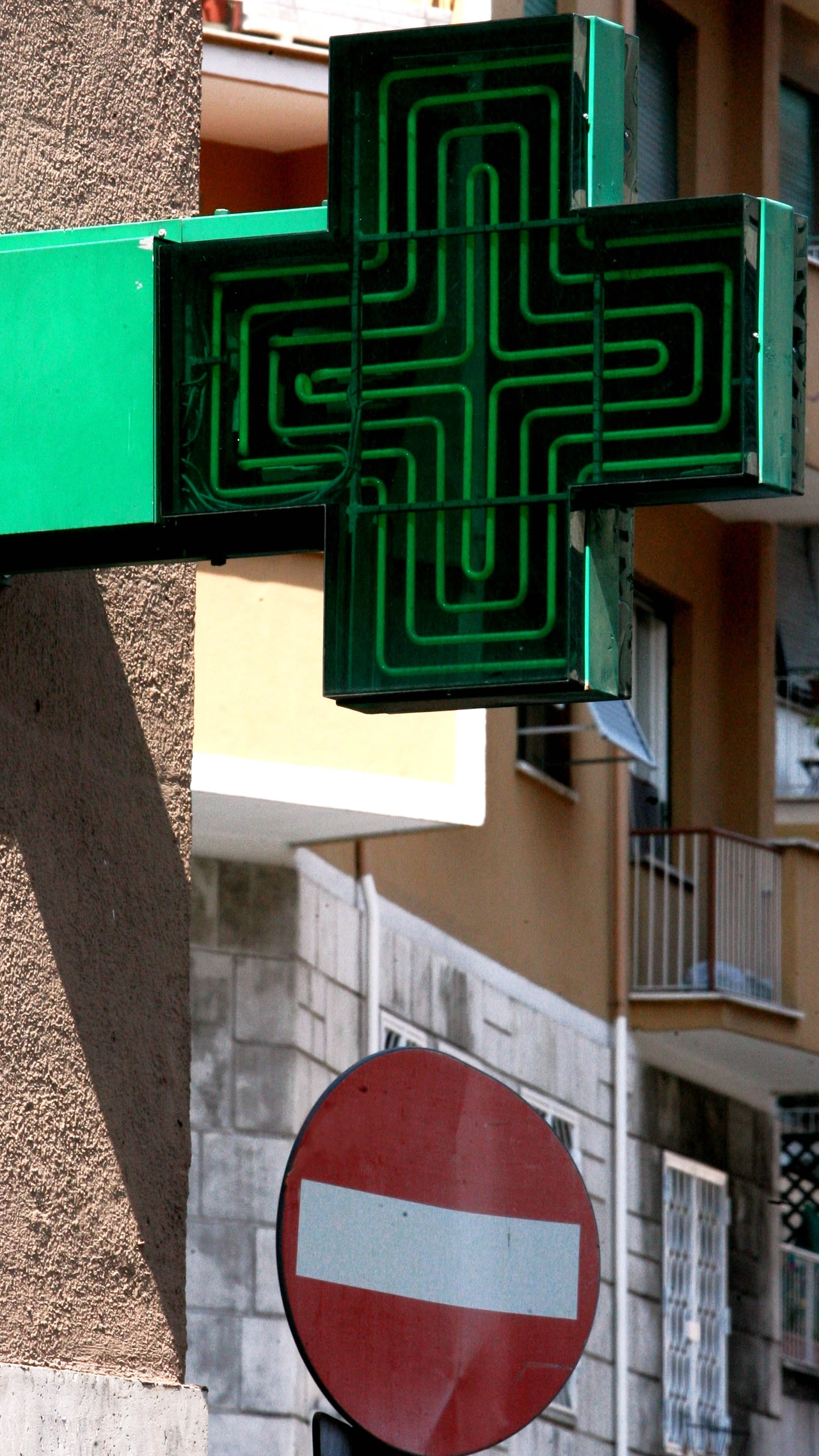 L'insegna di una farmacia