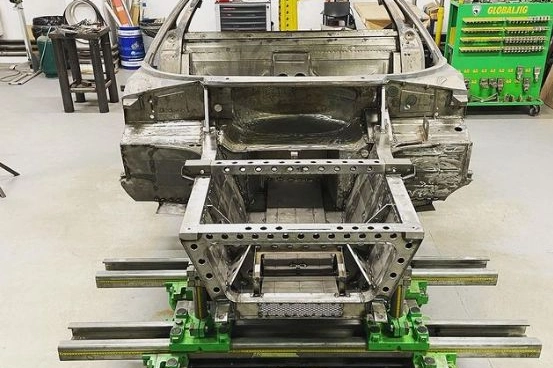 Miura in fase di restauro (Foto Cairati Milano)