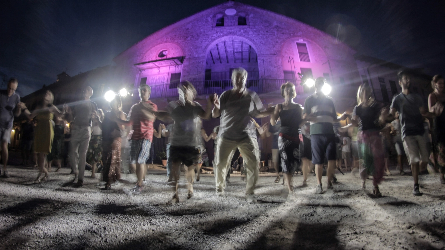 Desio, balli greci a Suoni Mobili