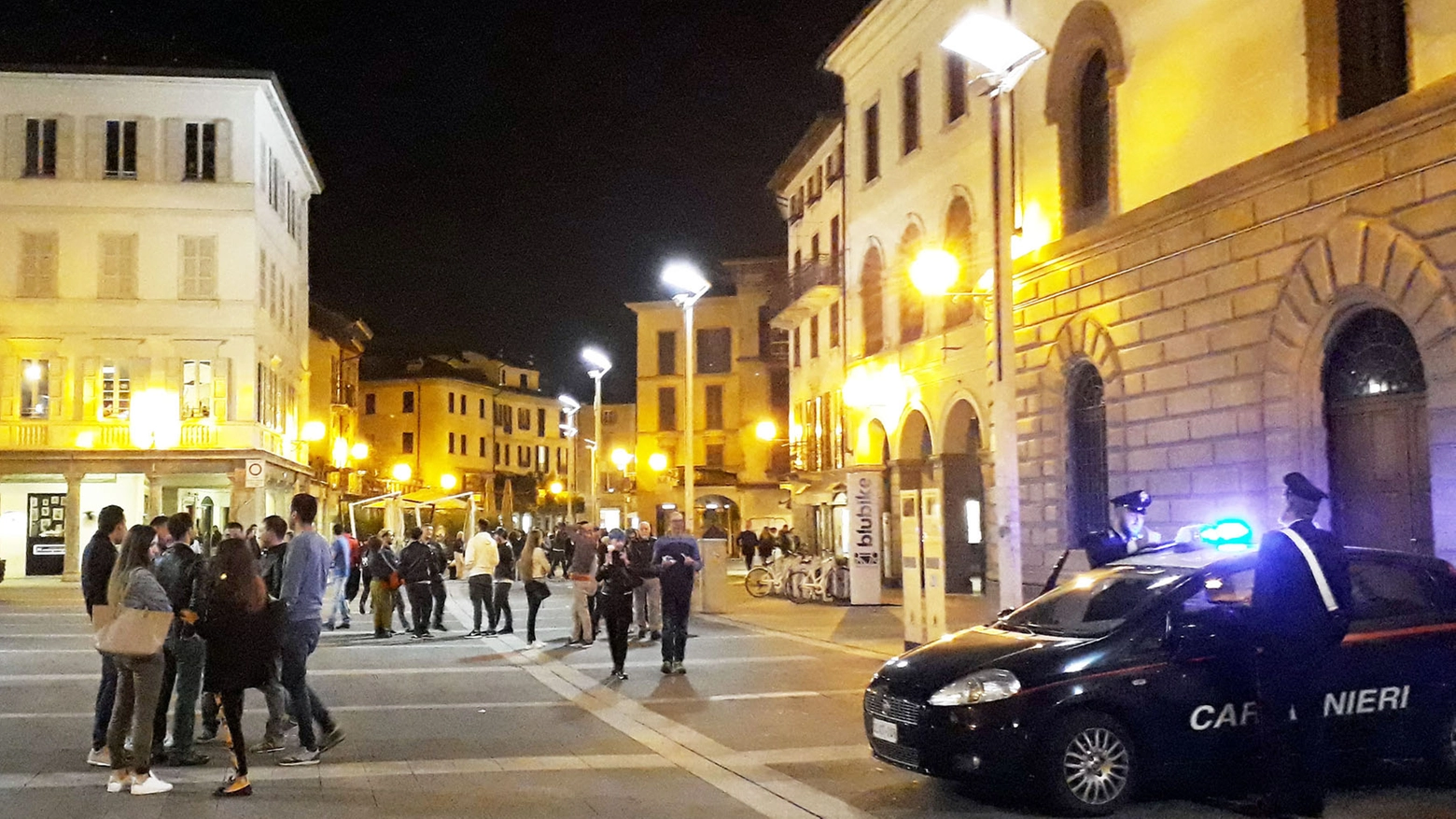 Carabinieri in piazza XX Settembre
