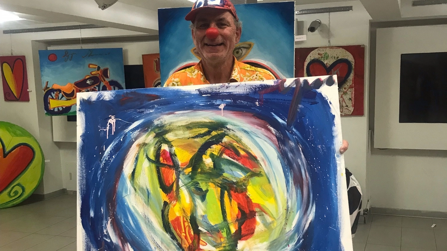 Milano, i cuori di Greg in mostra per aiutare i bambini cardiopatici