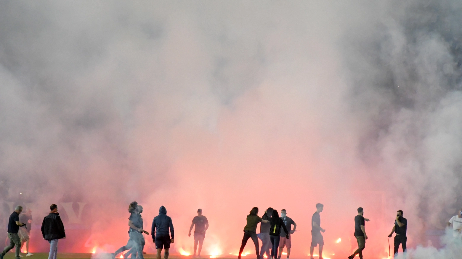 Gli scontri allo stadio di Brescia