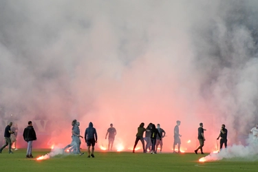 Brescia retrocesso, scontri e violenze allo stadio: arrestati e messi ai domiciliari 4 tifosi