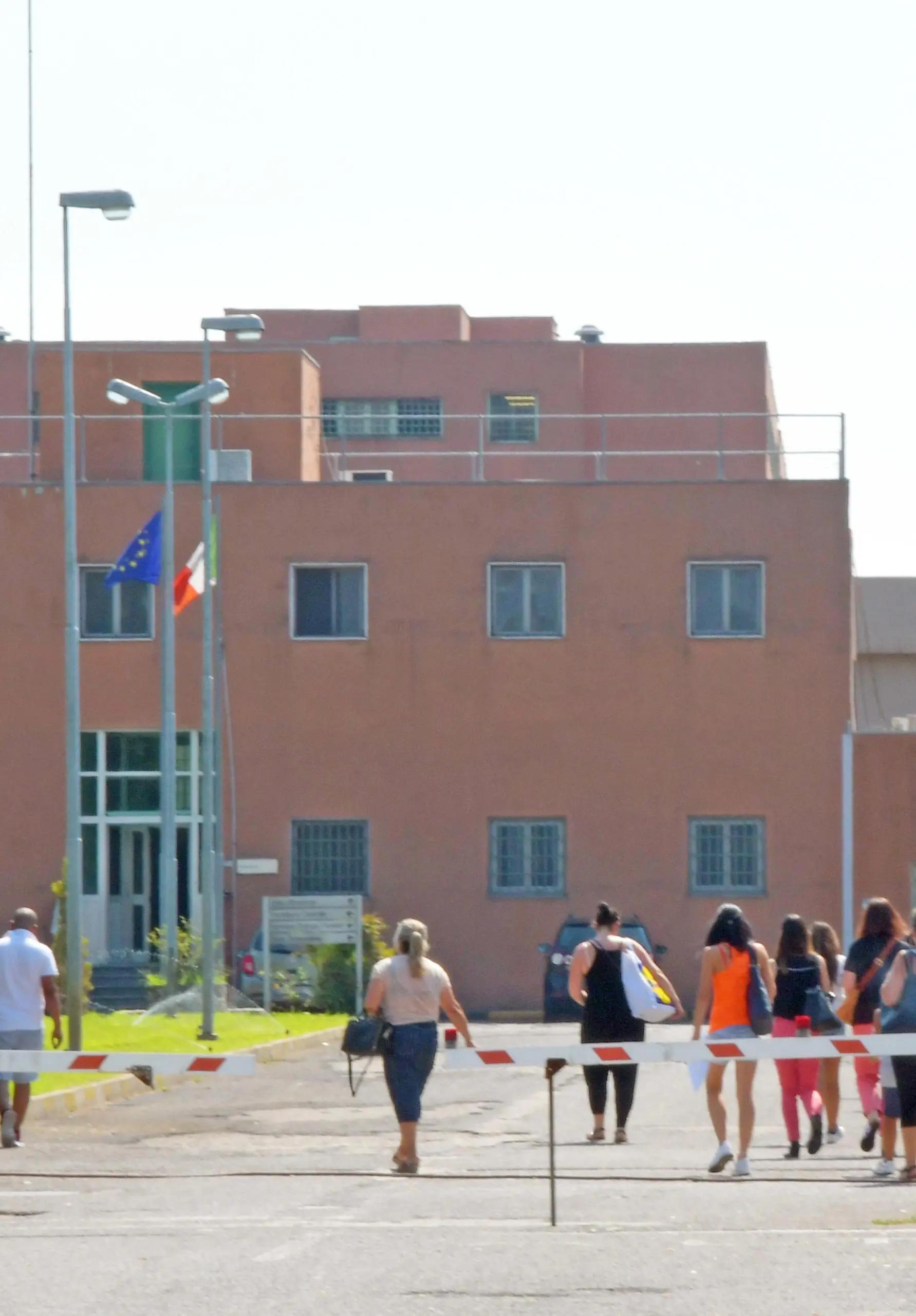 Medico e agente feriti a Vigevano e Torre del Gallo
