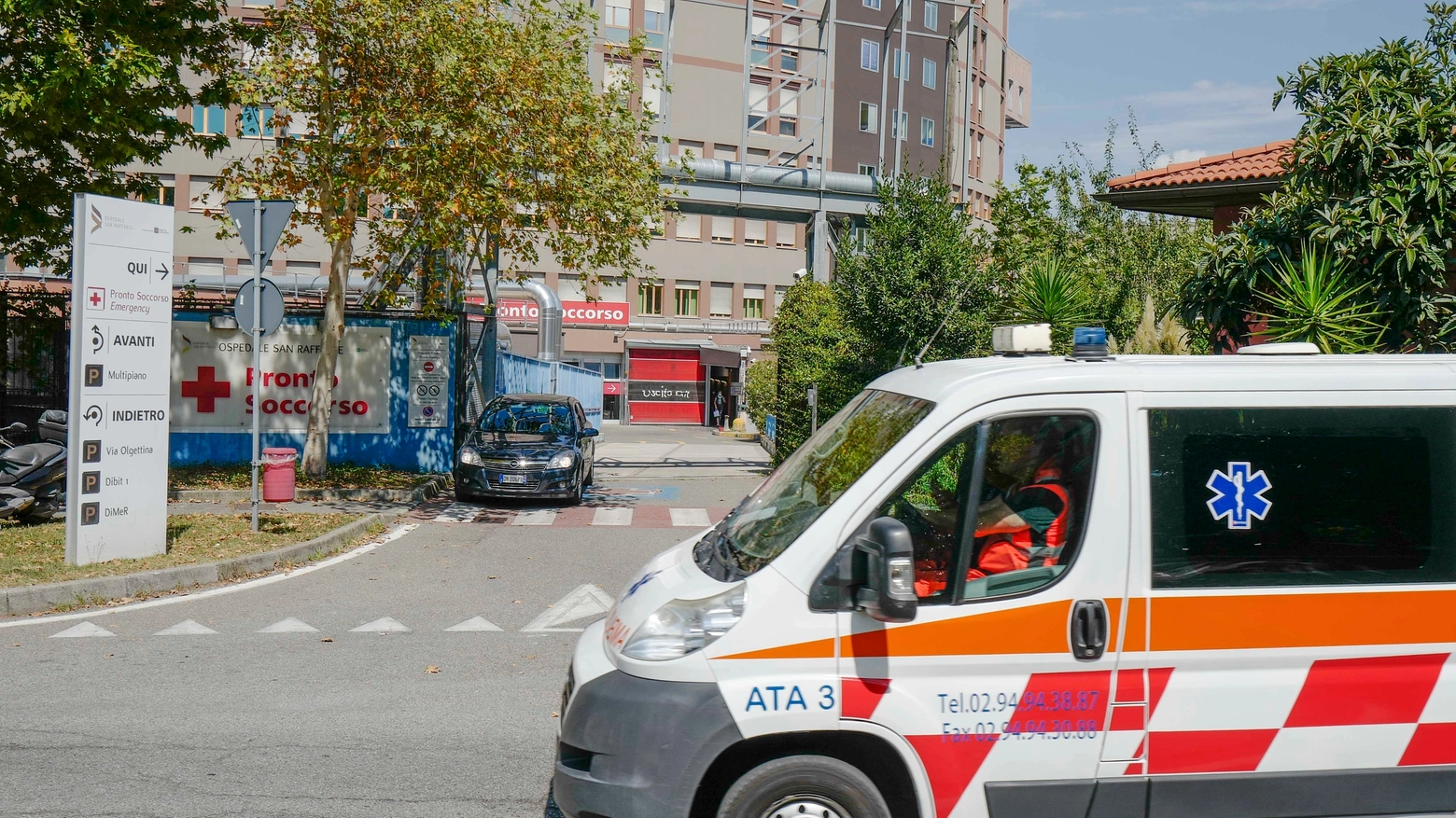 Ambulanza in azione in una foto generica 