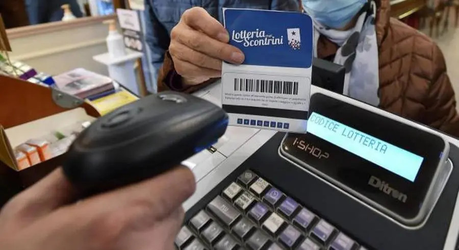 Lotteria degli scontrini, il 4 giugno l'estrazione del superpremio: in palio 5 milioni