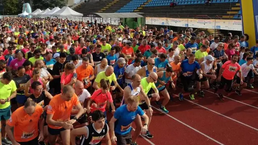 La pioggia grazia la Mezza maratona  Duemila di corsa per beneficenza