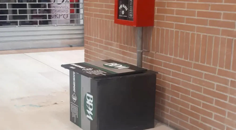 Colpo grosso a Casatenovo: rubato il bancomat del centro commerciale