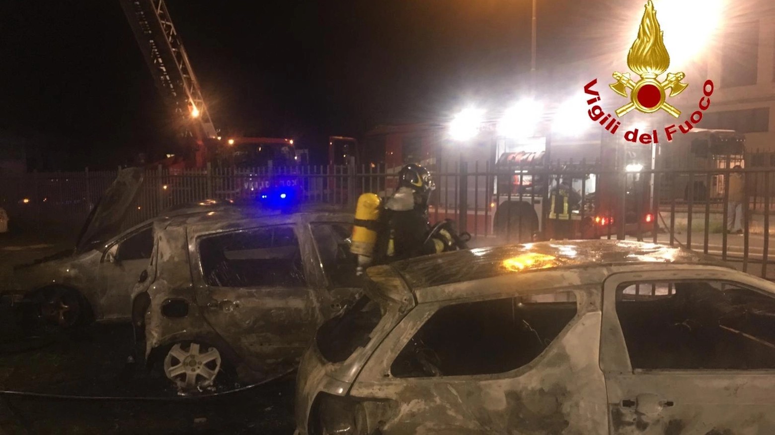 Incendio in un'autofficina di Settimo Milanese