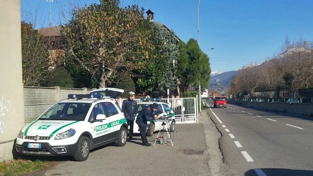 Autovelox della polizia locale sulla Strada Vecchia Valsassina