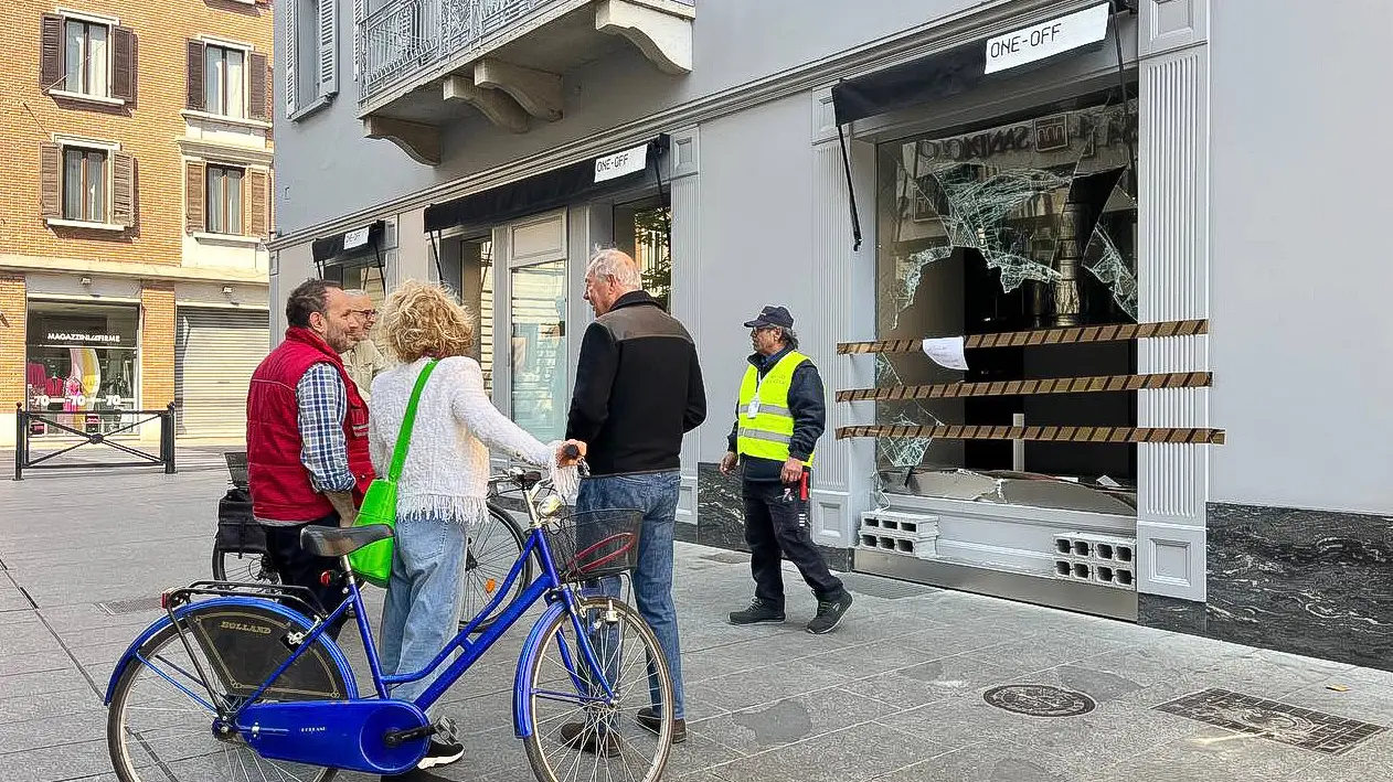 Brescia, spaccata negozio One-Off Brescia, spaccata negozio One-Off