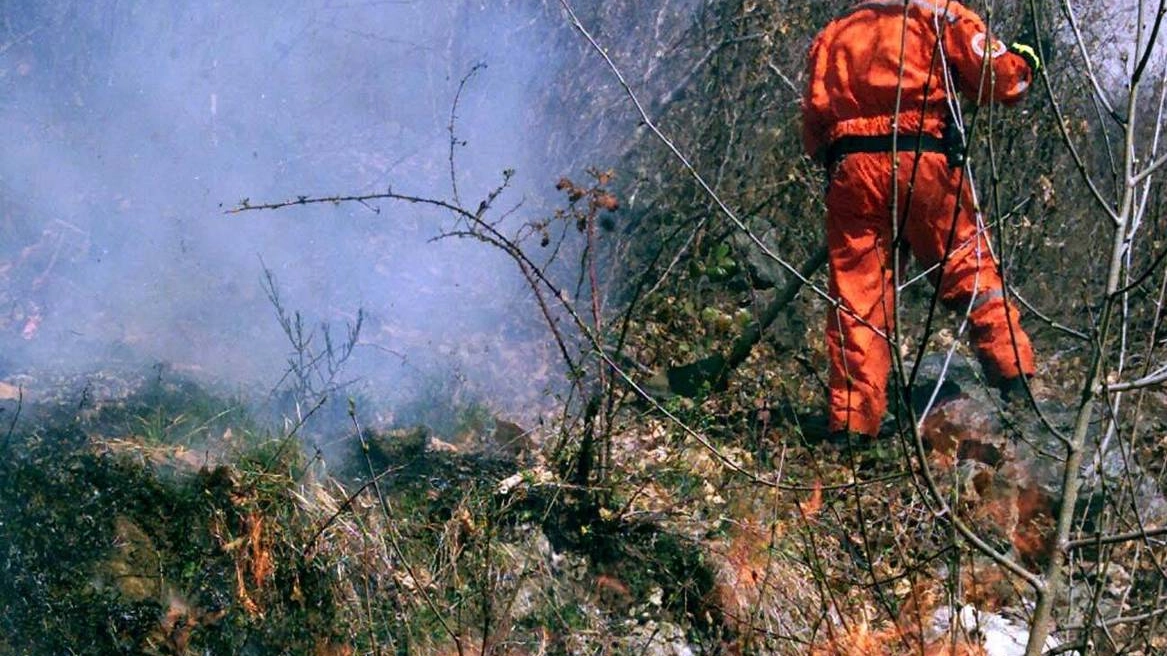 IMPEGNO Un’azione contro il fuoco a Piuro, in Valchiavenna