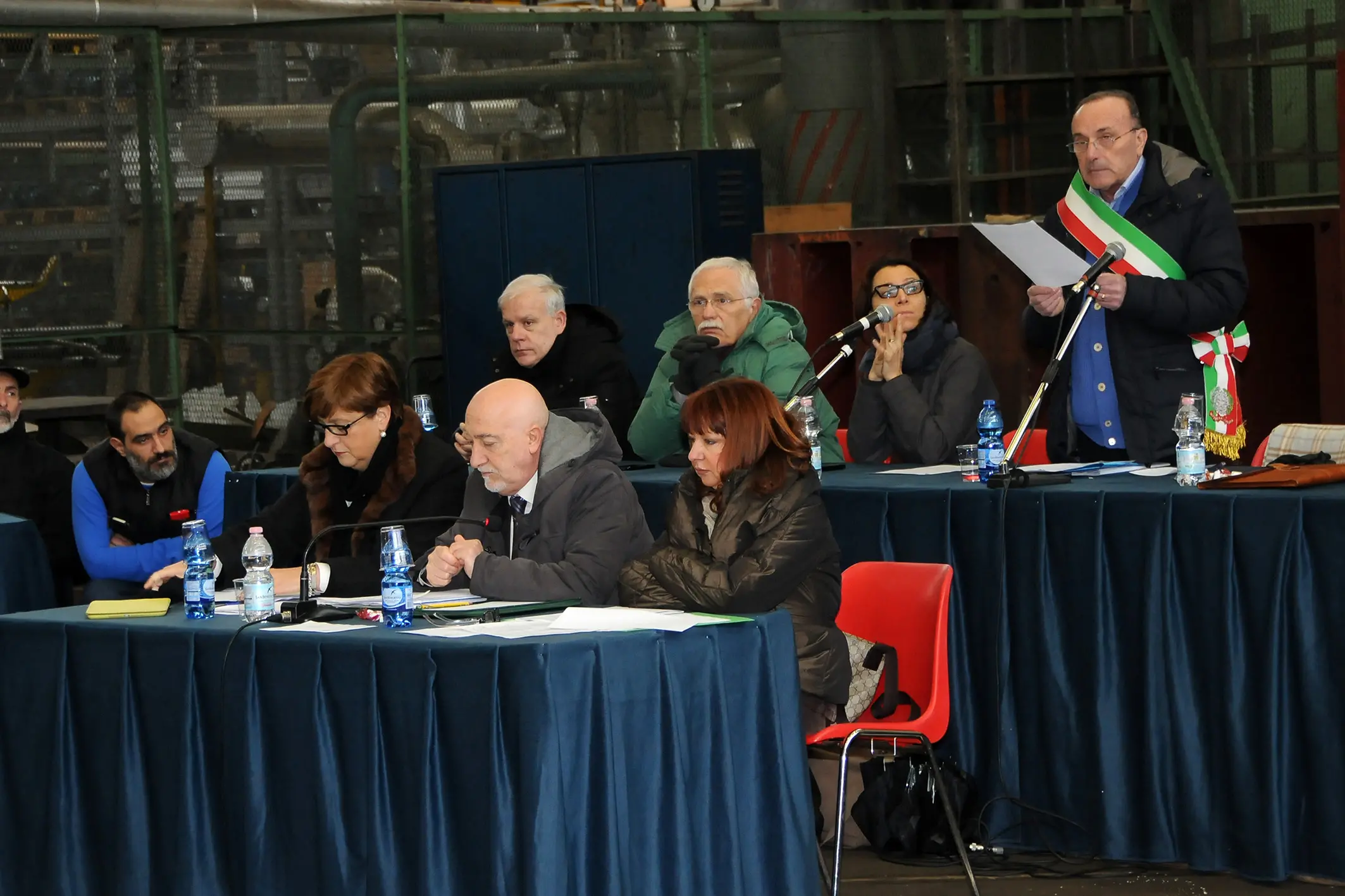 "Non faremo accordi con chi non assume tutti i dipendenti": la diretta web del Consiglio aperto in Tosi