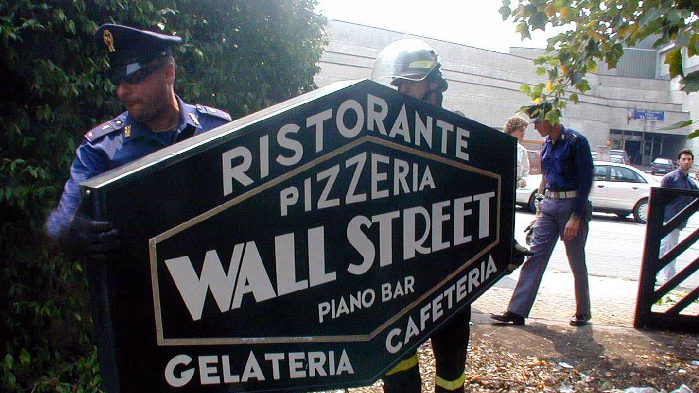 Franco Coco Trovato  fu arrestato dai carabinieri il 31 agosto 1992 nella pizzeria "Wall Street" di via Belfiore a Lecco