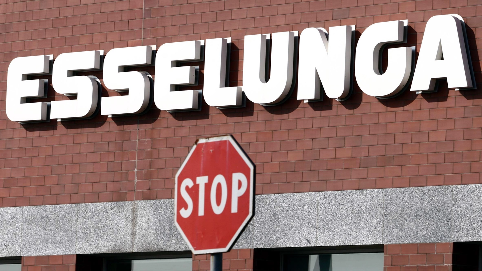 Un supermercato Esselunga (Archivio) Un supermercato Esselunga (Archivio)