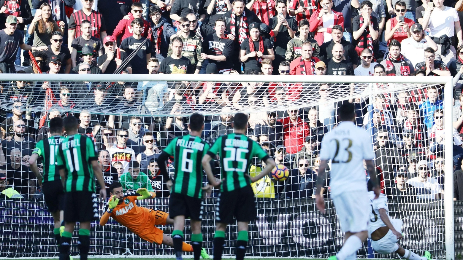 Il gol di Carlos Bacca del Milan